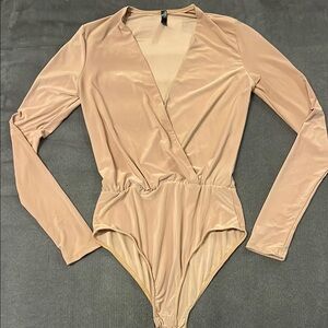 Long sleeve plunge neck bodysuit with synched waist